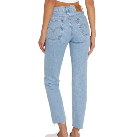 Levi's Wedgie Straight Raw Hem Jeans Light Wash - Picture 6 of 16